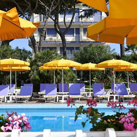 Hotel Majestic Лидо-ди-Езоло Экстерьер фото