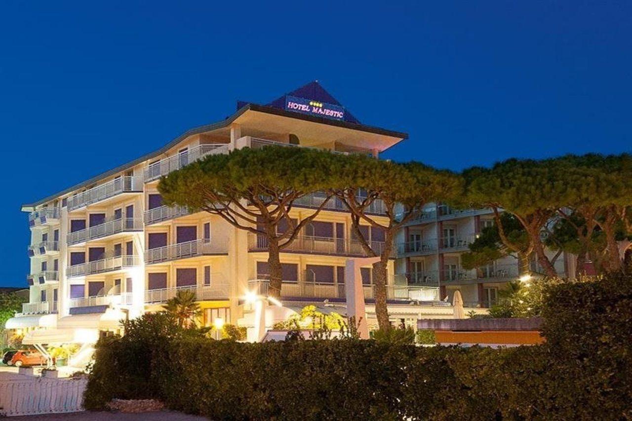 Hotel Majestic Лидо-ди-Езоло Экстерьер фото