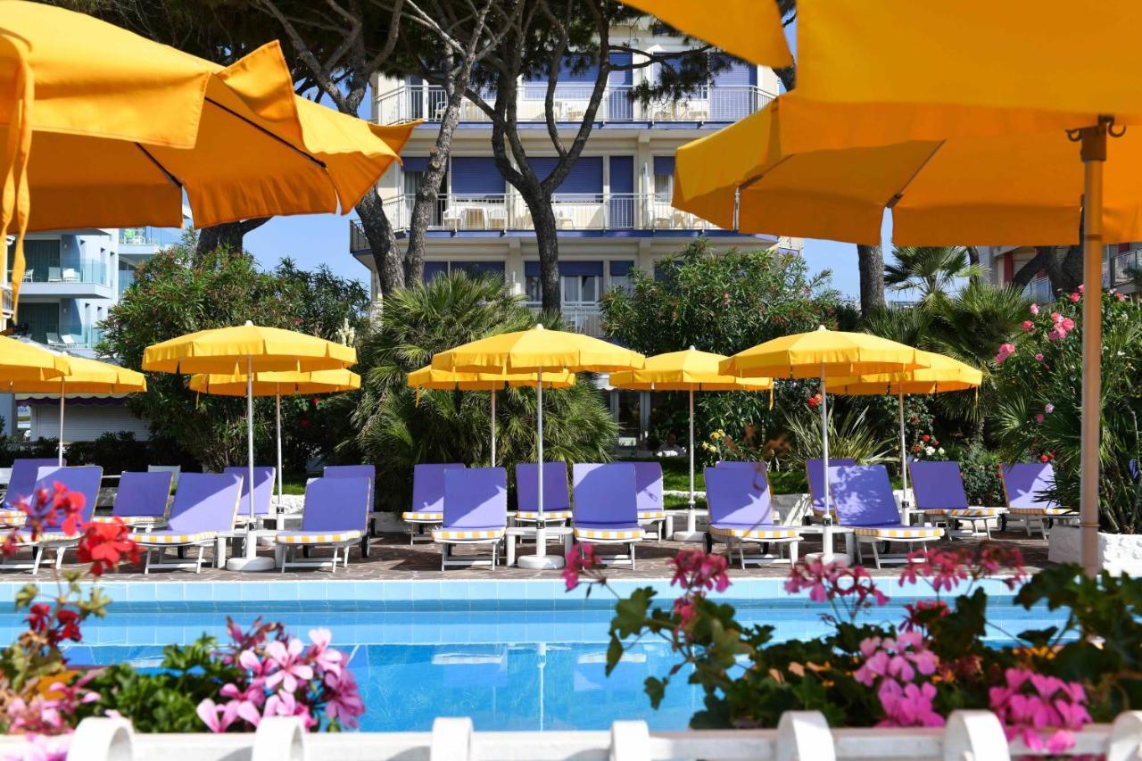 Hotel Majestic Лидо-ди-Езоло Экстерьер фото